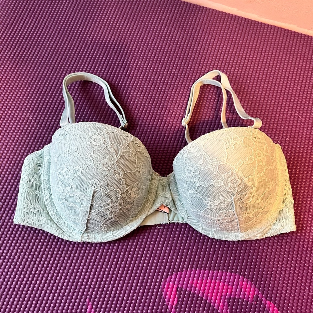 PINK Victoria’s Secret Lace Push Up Bra 34B